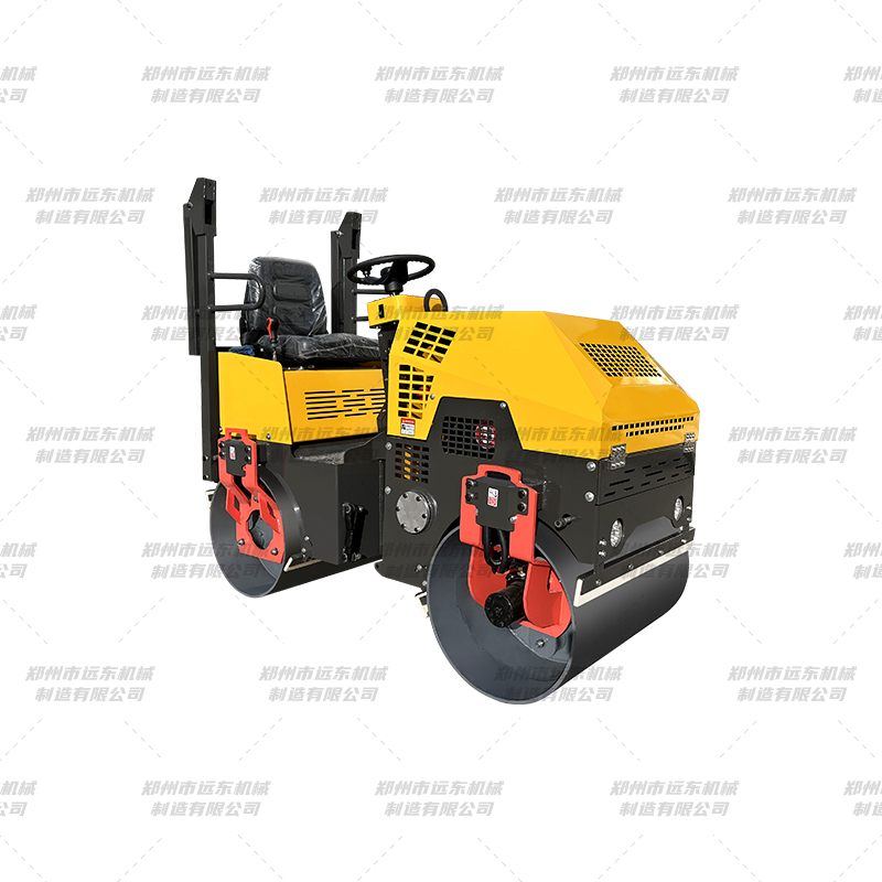 FVR880 座駕式壓路機(jī)(圖1) FVR880 座駕式壓路機(jī)(圖1)