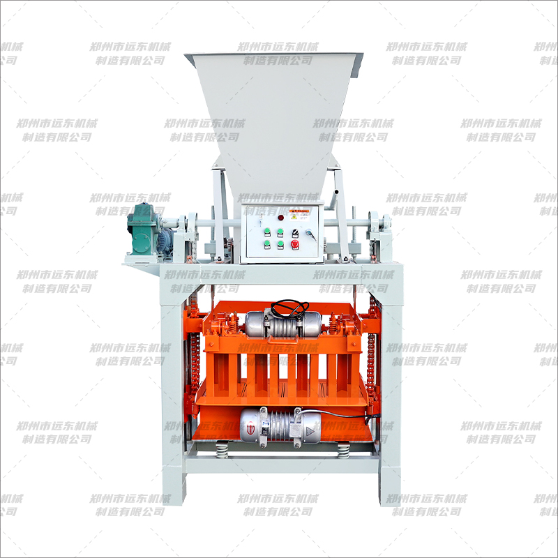 4-35B型 帶料斗制磚機(圖1) 4-35B型 帶料斗制磚機(圖1)